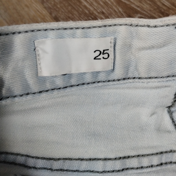 Gap 1969 Lightweight Casual Mid Rise Jean Beachie Light Blue Denim Shorts Size 0 - Picture 7 of 13